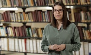Evolving complex networks